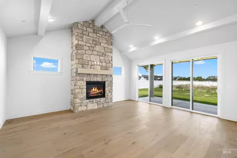 Living - 15300 Rhodes Ct, Caldwell, ID 83607 photo 1 of 6