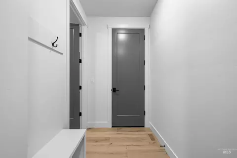 Entry Way - 15300 Rhodes Ct, Caldwell, ID 83607 photo 4 of 4