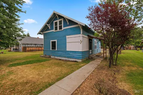 Exterior - 928 W 4th St, Weiser, ID 83672 photo 1 of 9
