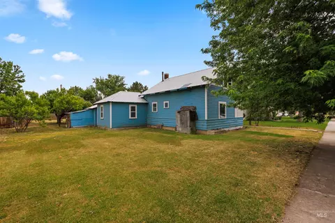 Exterior - 928 W 4th St, Weiser, ID 83672 photo 8 of 9