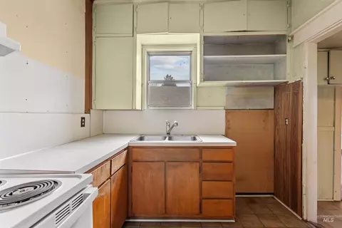 Kitchen - 928 W 4th St, Weiser, ID 83672 photo 3 of 3