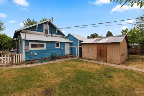 Exterior - 928 W 4th St, Weiser, ID 83672 photo 3 of 9