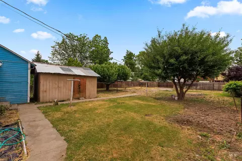 Exterior - 928 W 4th St, Weiser, ID 83672 photo 2 of 9