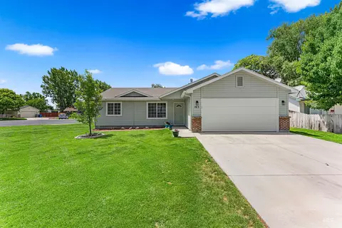 163 N Orchard Heights Way, Nampa, ID 83651