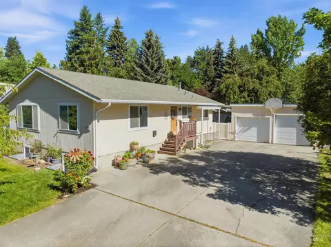 1118 E St, Moscow, ID 83843
