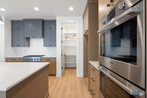 Kitchen - 270 N Hunter Creek Ave, Eagle, ID 83616 photo 5 of 9