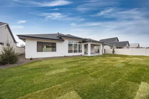 Exterior - 270 N Hunter Creek Ave, Eagle, ID 83616 photo 4 of 4