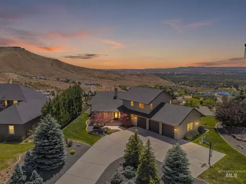 2831 E Table Rock Rd, Boise, ID 83712