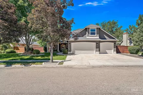 1828 W Divide Creek St, Meridian, ID 83646