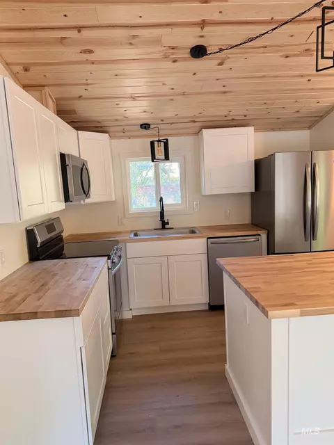 Kitchen - 151 View Rd, Kamiah, ID 83536 photo 2 of 8