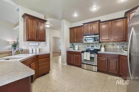 Kitchen - 363 Arrowhead Path, Twin Falls, ID 83301 photo 1 of 4