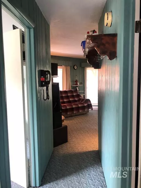 Entry Way - 512 Skyline Dr, Cascade, ID 83611 photo 1 of 1