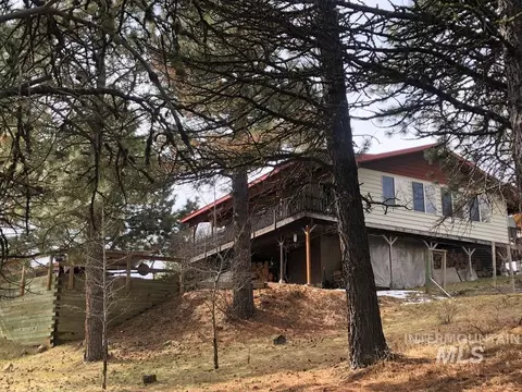 Exterior - 512 Skyline Dr, Cascade, ID 83611 photo 2 of 7