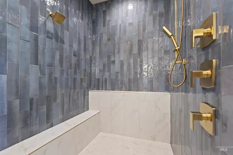 Bath - 998 Delehaye, Eagle, ID 83616 photo 2 of 4