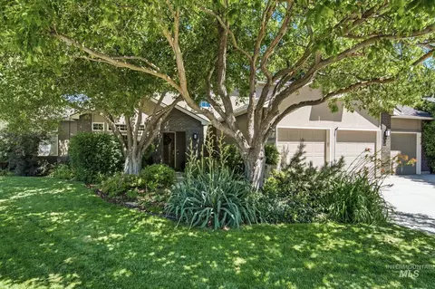 Exterior - 1294 E Versailles Ct, Boise, ID 83706 photo 2 of 11