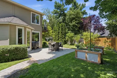 Exterior - 1294 E Versailles Ct, Boise, ID 83706 photo 6 of 11