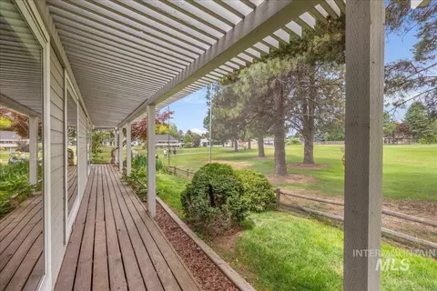 Exterior - 898 N Nicklaus Ln, Eagle, ID 83616 photo 8 of 9