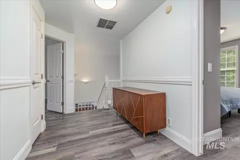 Entry Way - 898 N Nicklaus Ln, Eagle, ID 83616 photo 2 of 2