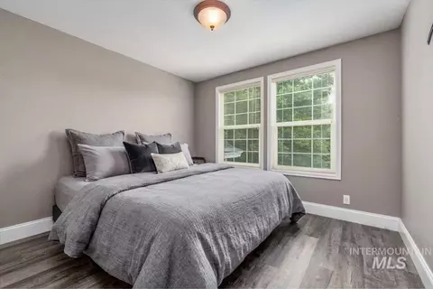 Bedroom - 898 N Nicklaus Ln, Eagle, ID 83616 photo 1 of 2