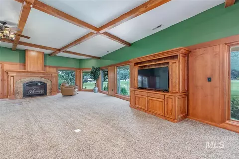 Living - 898 N Nicklaus Ln, Eagle, ID 83616 photo 2 of 3