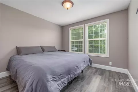 Bedroom - 898 N Nicklaus Ln, Eagle, ID 83616 photo 2 of 2