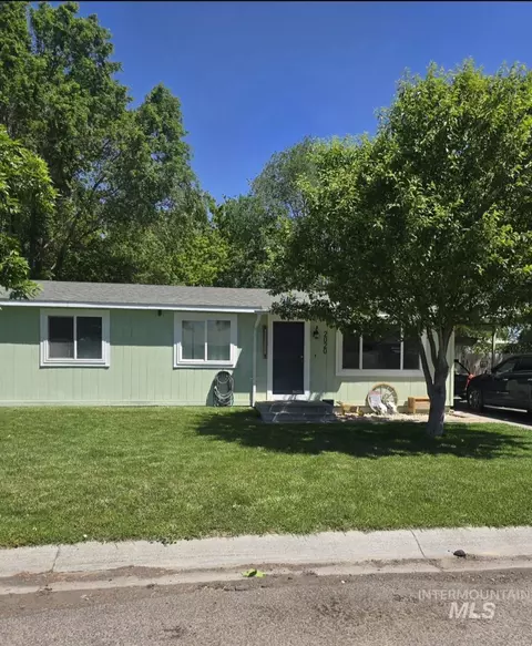 2020 16th St, Heyburn, ID 83336