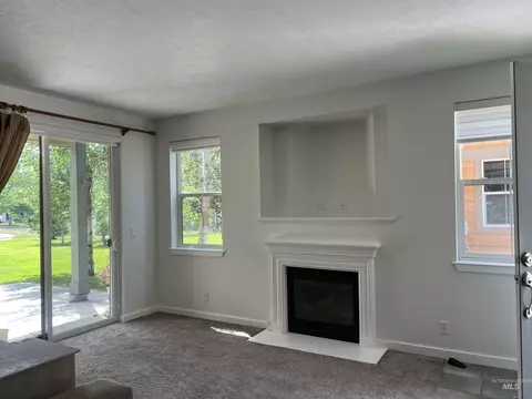 Living - 930 White Cloud Ln #A, Hailey, ID 83333 photo 2 of 3