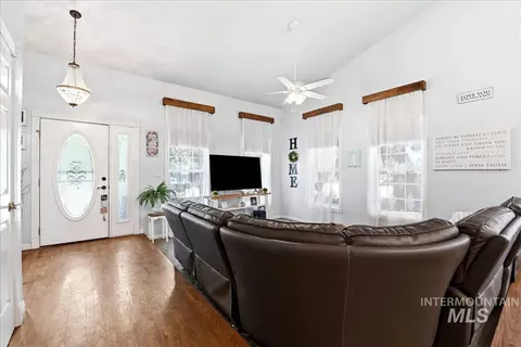 Entry Way - 23157 Forest Hills Loop, Caldwell, ID 83607 photo 3 of 3