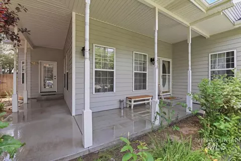 Exterior - 23157 Forest Hills Loop, Caldwell, ID 83607 photo 3 of 10