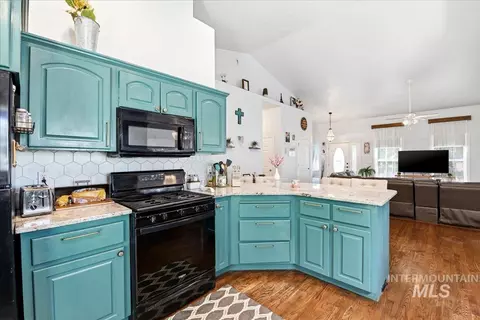 Kitchen - 23157 Forest Hills Loop, Caldwell, ID 83607 photo 2 of 3