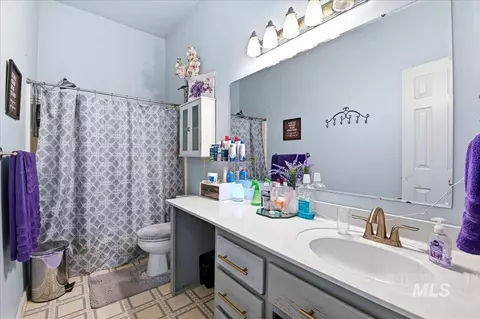 Bath - 23157 Forest Hills Loop, Caldwell, ID 83607 photo 2 of 2