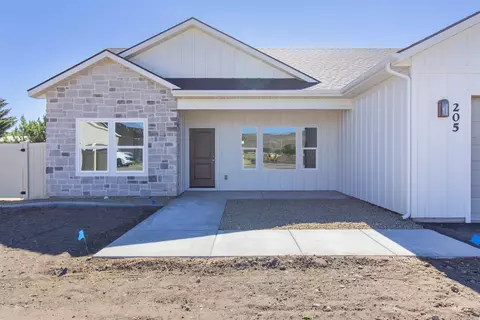 205 W First St, Carey, ID 83320