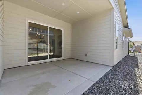 Exterior - 6403 N Barholm Ln, Eagle, ID 83616 photo 6 of 8