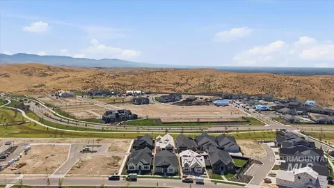View/Area - 6403 N Barholm Ln, Eagle, ID 83616 photo 8 of 12