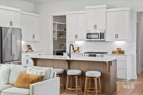 Kitchen - 6403 N Barholm Ln, Eagle, ID 83616 photo 1 of 3