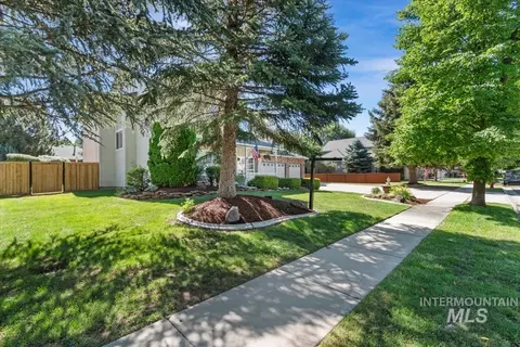 Exterior - 1684 N Lopez Way, Eagle, ID 83616 photo 6 of 7