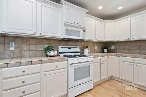 Kitchen - 1684 N Lopez Way, Eagle, ID 83616 photo 1 of 3