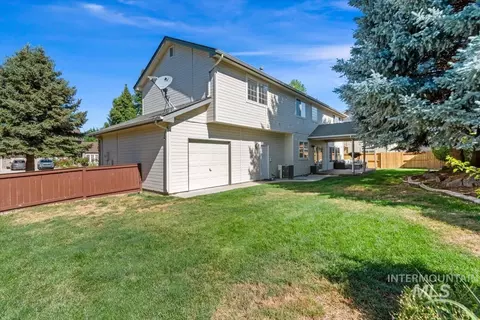 Exterior - 1684 N Lopez Way, Eagle, ID 83616 photo 2 of 7