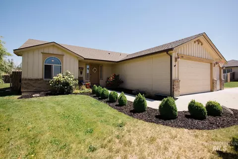 280 NE Greystone Loop, Mountain Home, ID 83647