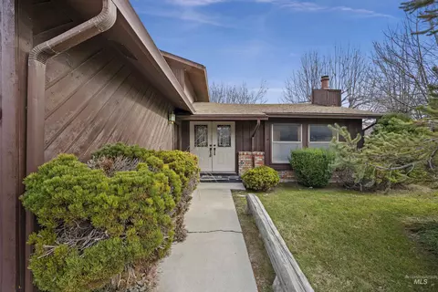 Exterior - 786 Meadows Dr, Twin Falls, ID 83301 photo 4 of 6