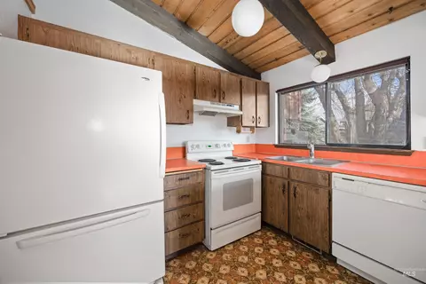 Kitchen - 786 Meadows Dr, Twin Falls, ID 83301 photo 3 of 3