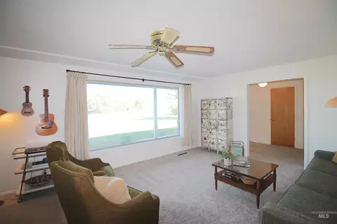 Living - 16067 S 10th Ave, Caldwell, ID 83607 photo 1 of 1