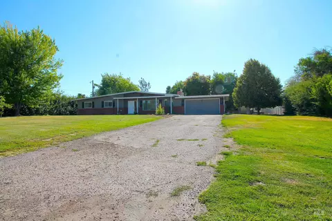 Exterior - 16067 S 10th Ave, Caldwell, ID 83607 photo 4 of 11