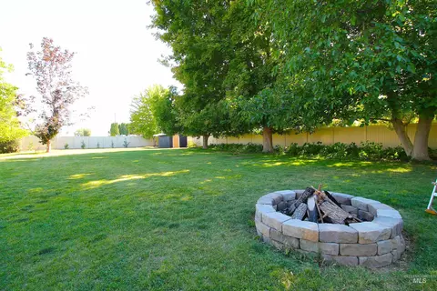 Exterior - 16067 S 10th Ave, Caldwell, ID 83607 photo 6 of 11