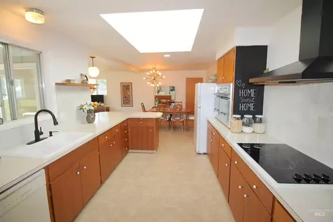 Kitchen - 16067 S 10th Ave, Caldwell, ID 83607 photo 1 of 6