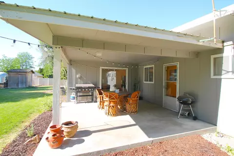 Exterior - 16067 S 10th Ave, Caldwell, ID 83607 photo 10 of 11