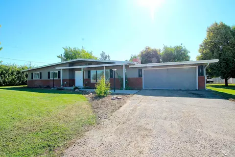 Exterior - 16067 S 10th Ave, Caldwell, ID 83607 photo 3 of 11