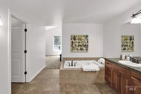 Bath - 663 Cento Ct, Twin Falls, ID 83301 photo 3 of 7