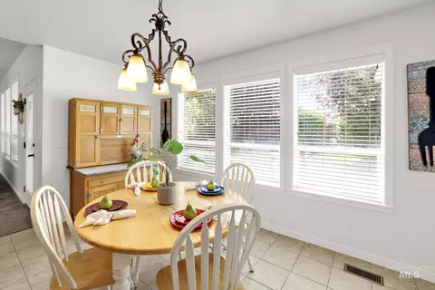 Dining - 663 Cento Ct, Twin Falls, ID 83301 photo 2 of 2