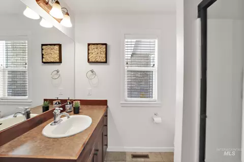 Bath - 663 Cento Ct, Twin Falls, ID 83301 photo 7 of 7